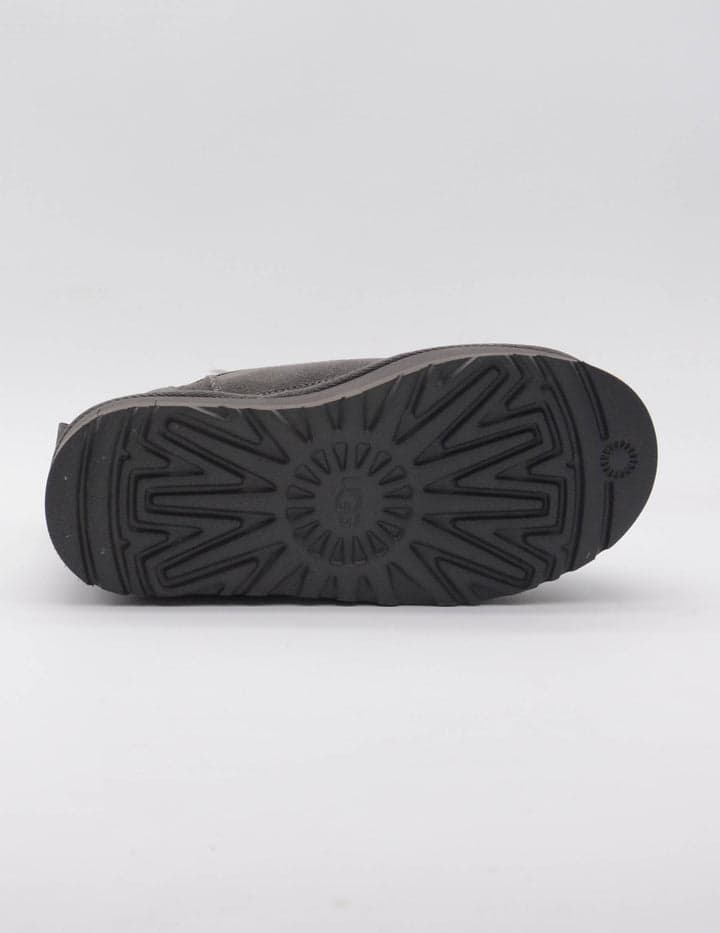 ugg — 4